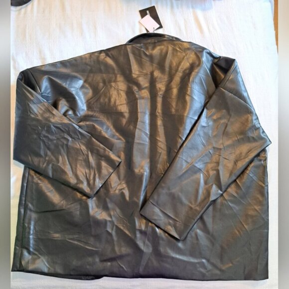 PrettyLittleThing women's size 12 black faux Leather oversize Dad Blazer NWT - Picture 6 of 10